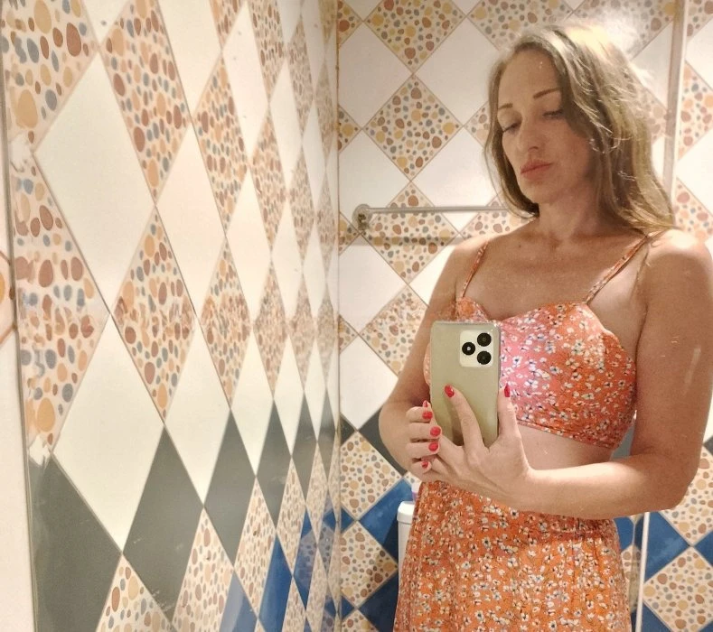 Natalie — 2 / 3