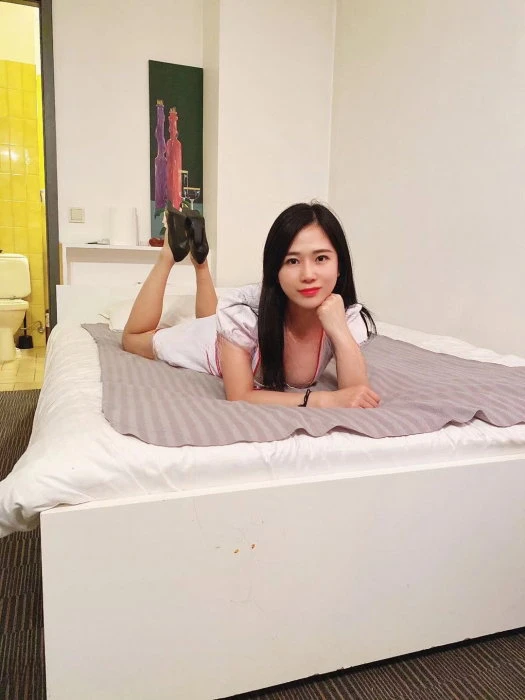 Yumi — 2 / 8
