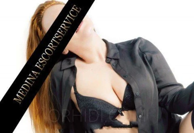 Lisa (25) - Sexbomb — 1 / 3