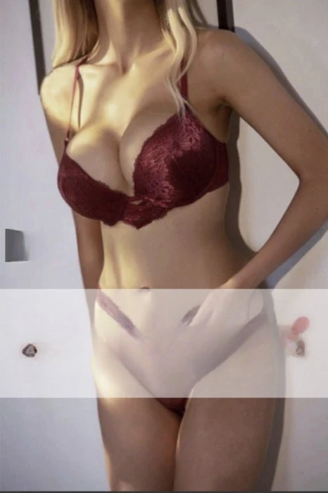 Jayne — 2 / 3