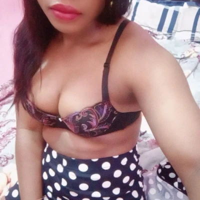 Mary, Escort, Ahmadi