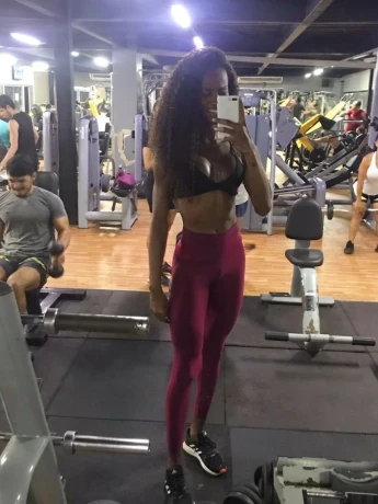 Allana Gomes — 7 / 9