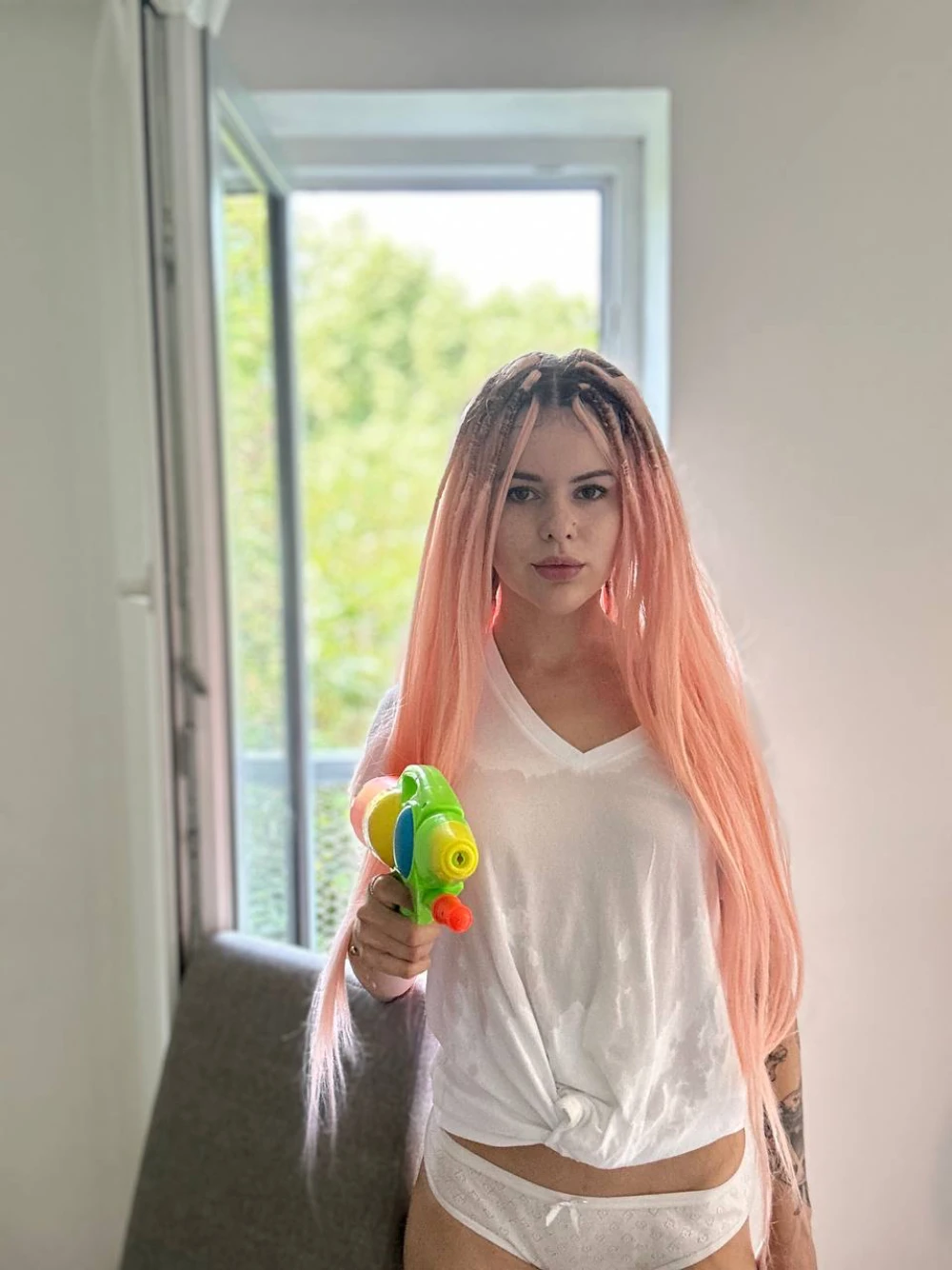 Rose — 3 / 5