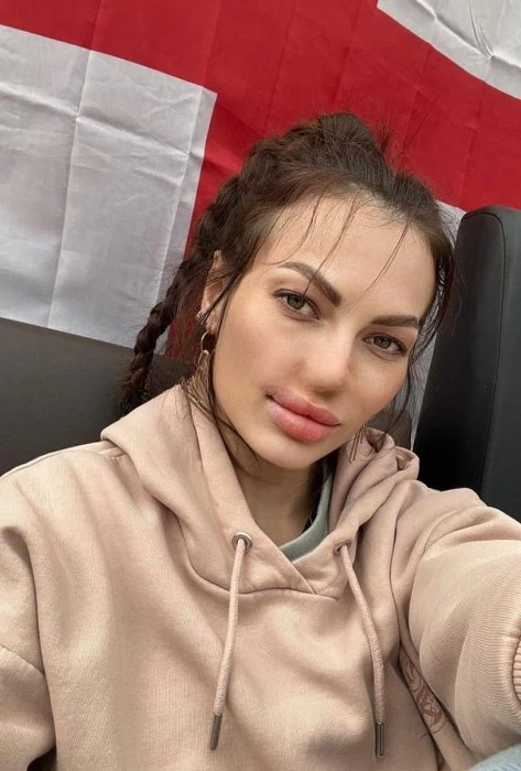 Naya — 7 / 11