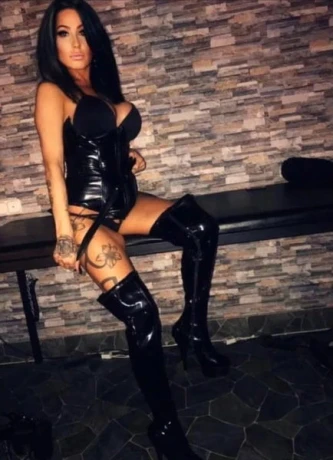 Lady Sandra — 1 / 5