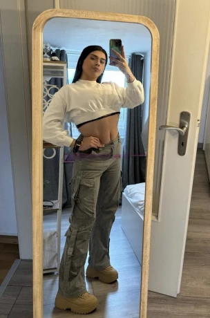 Valentina Ballesteros — 3 / 8