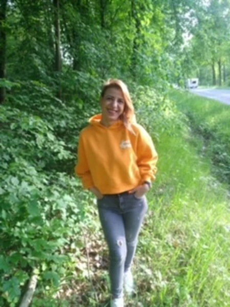 Steffi — 4 / 8