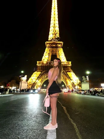 Valeria First Class — 8 / 12