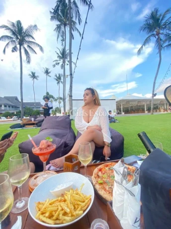 Cherry Putri — 2 / 3