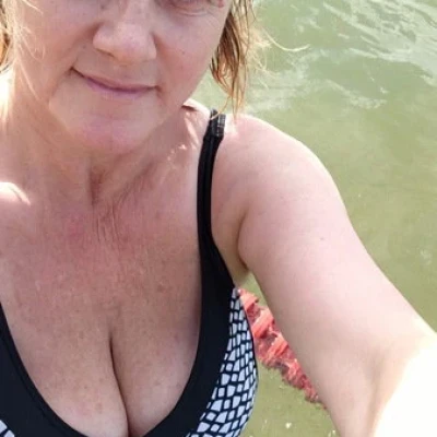 Sarah Intimbehaart, Escort, Pforzheim