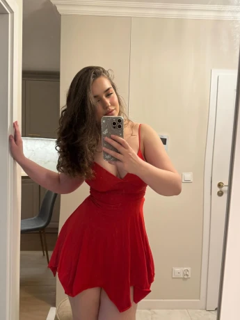 Clara maddy — 2 / 4