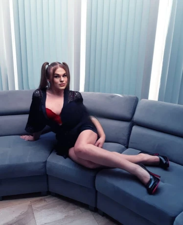 Michelle Sweet — 3 / 10