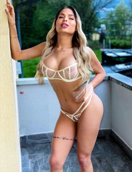 Linda — 2 / 7
