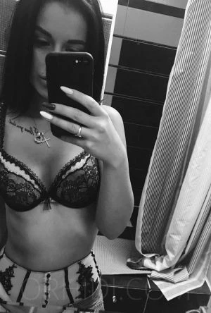Kristi — 3 / 6