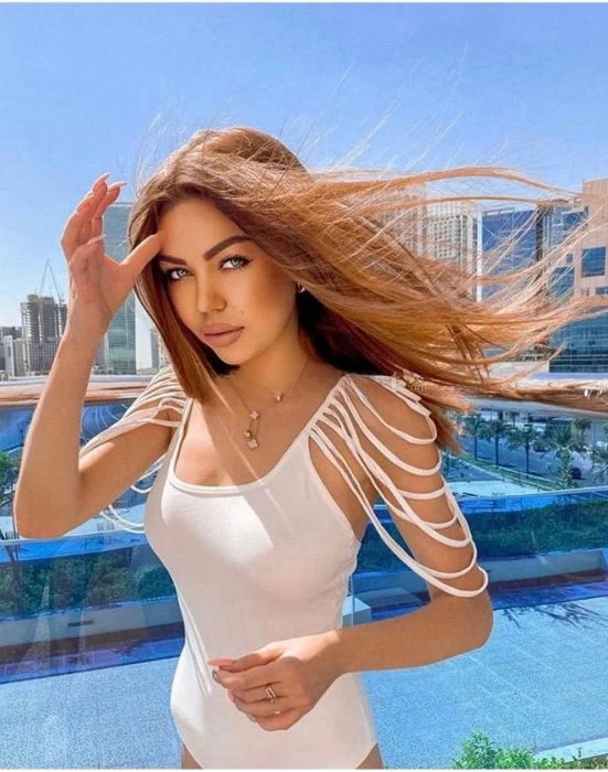Karolina — 2 / 6
