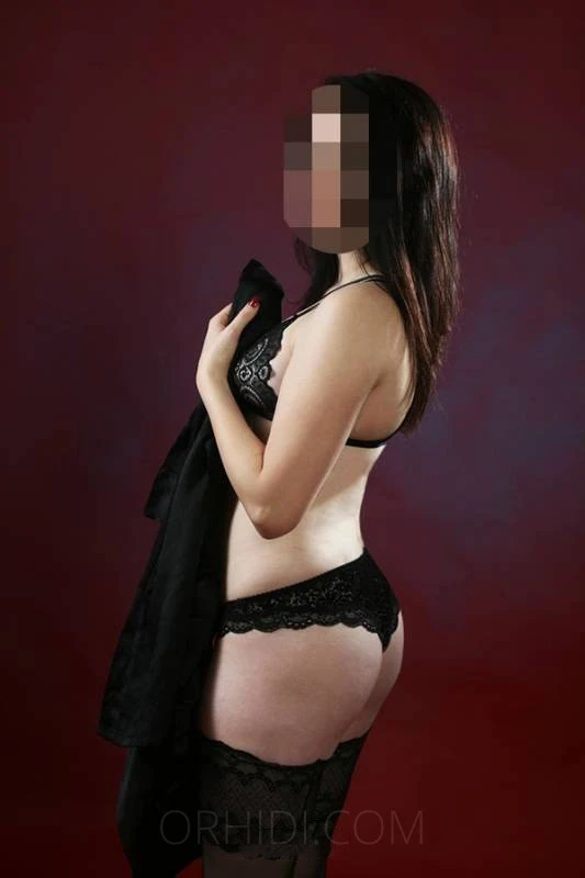 Jasmin aus Magdeburg — 2 / 3