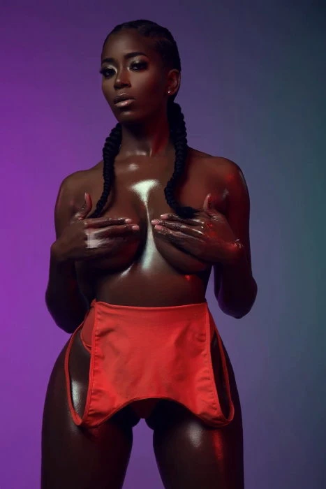 Tamisha — 2 / 4