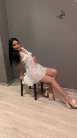 Daniela Im Lh 29 — 2 / 5