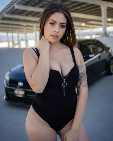 Christiana Sandy — 1 / 3