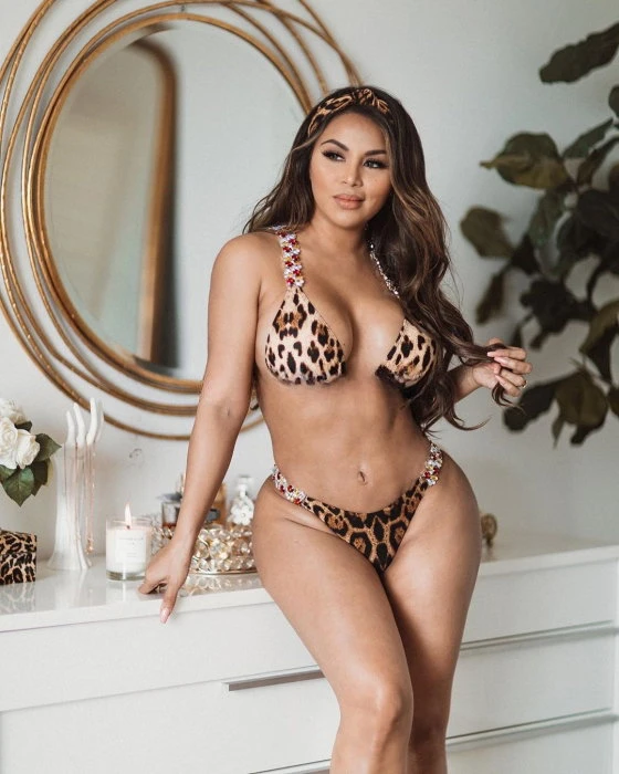 Linda — 2 / 5