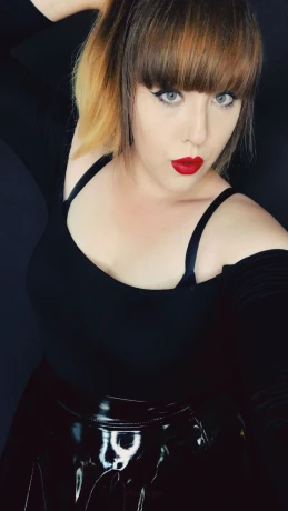 Mistress_Komakino — 2 / 14