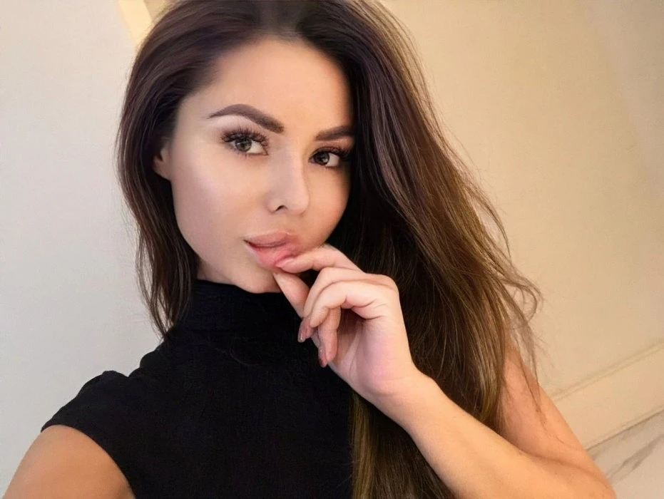 Kristina — 2 / 5