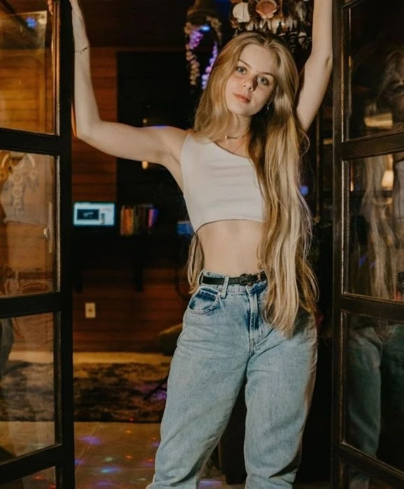 Elvie — 3 / 4