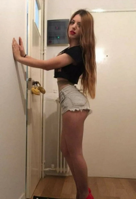 Xhesika, Escort, Athens