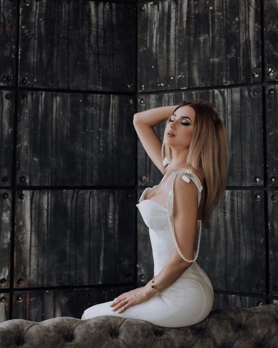 Alina — 3 / 5