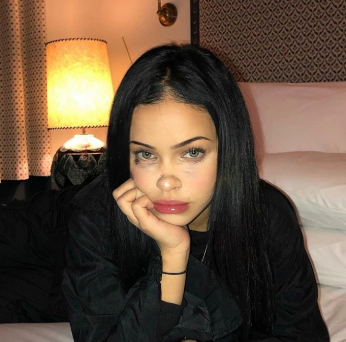 Amelia — 3 / 5