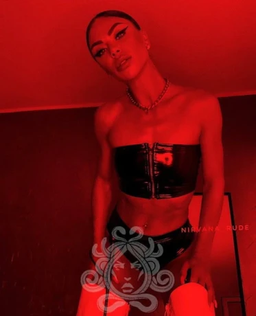 Domina Nirvana Rude Residenz Hekate — 1 / 4