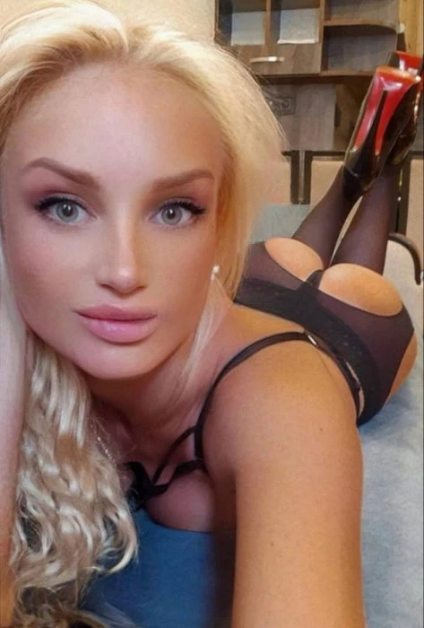 Bella — 4 / 6