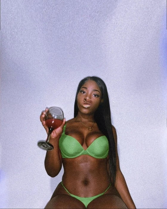 Nancy Sugar, Escort, Mesaieed