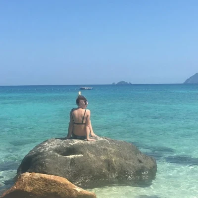 Emmy, Escort, Singapore