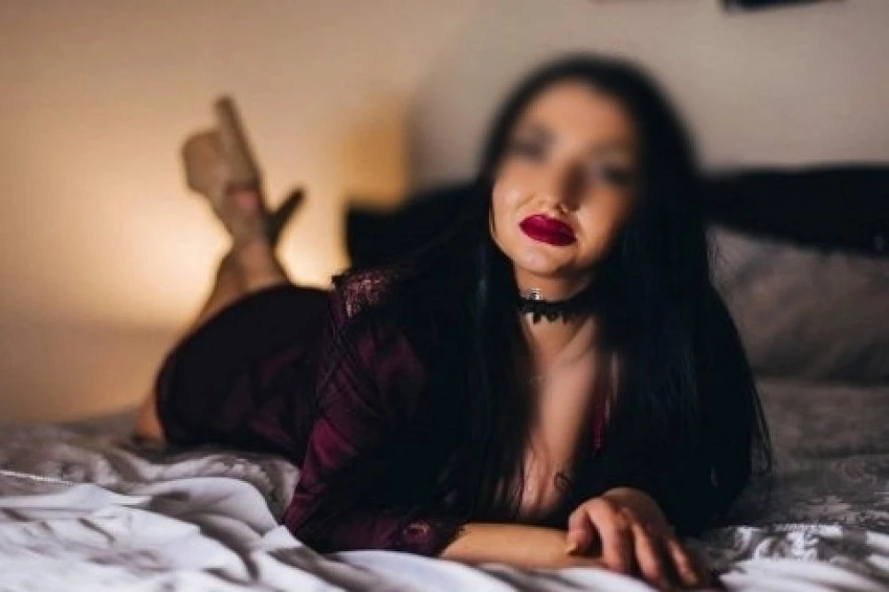 Sara — 2 / 9