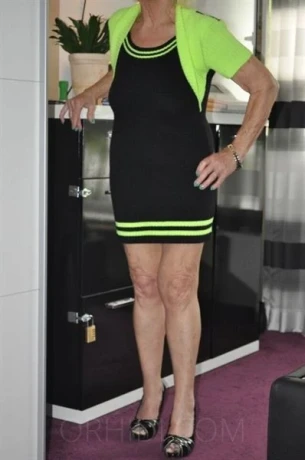 HEISSE GILF AIDA WILL ES WISSEN .... — 1 / 3