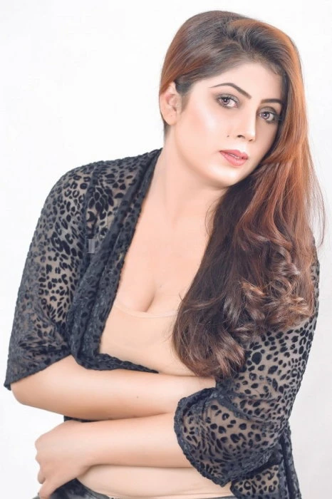 Arzo Khan, Escort, Dubai