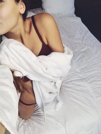 Victoria — 4 / 6