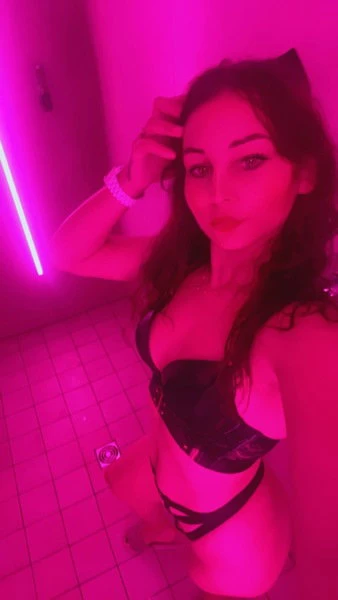 Aliss, Escort, Las Varillas