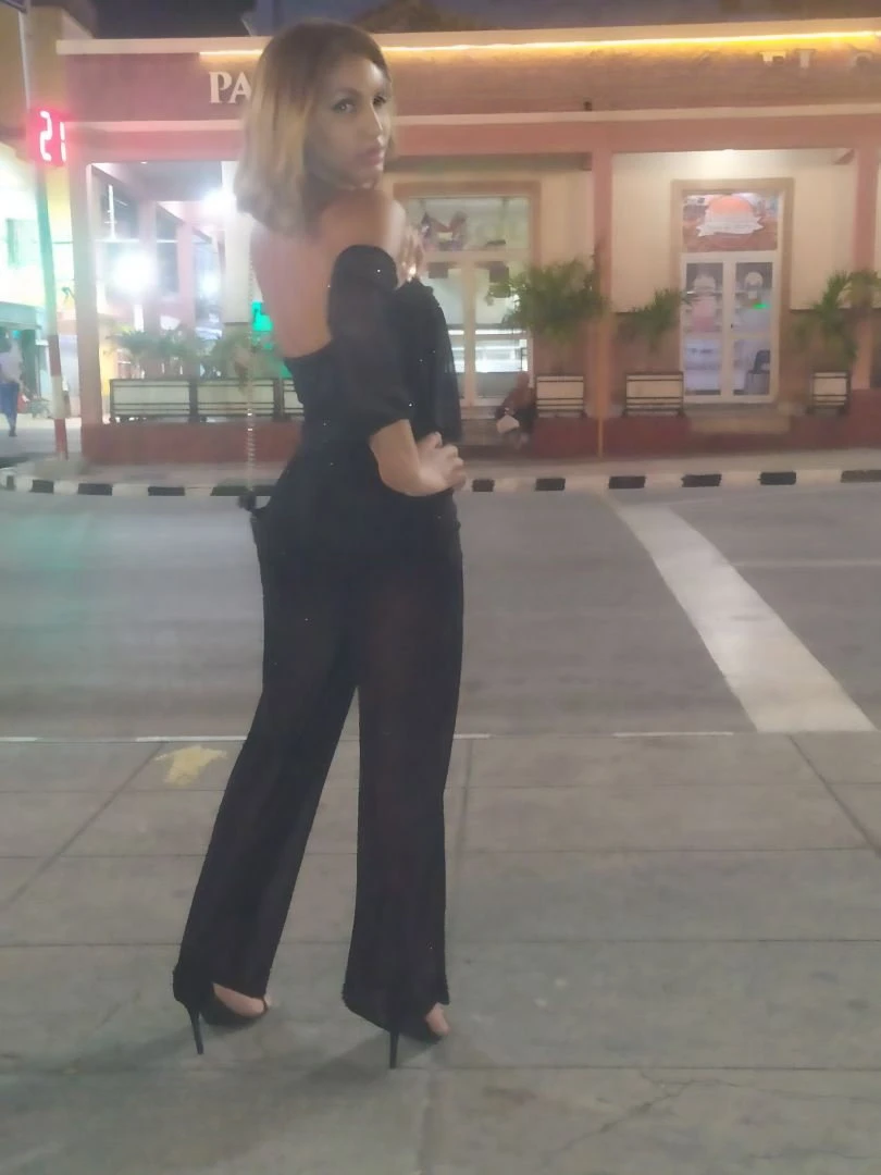 Zarina, Escort, Havana