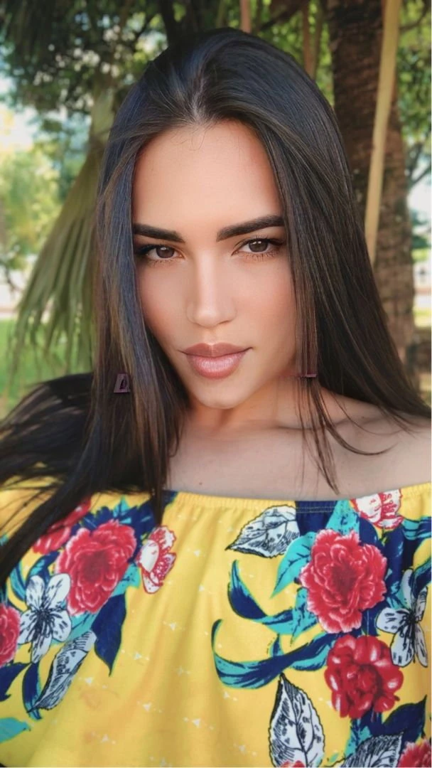 Camila Luzzon, Escort, São Paulo