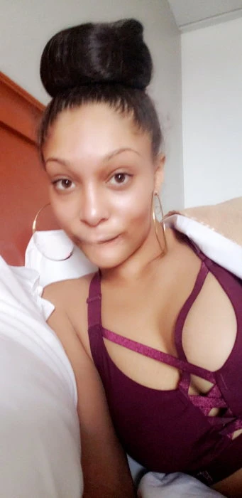 Brielle goldfinger — 13 / 14