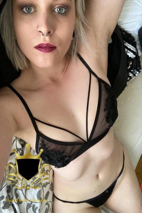 Aurelie — 2 / 3