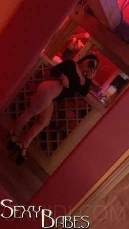 Emilia bei Sexy Babes — 2 / 3