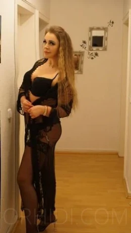 Kessi bei Massage Salon Kompliment — 3 / 5