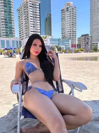 Danielly biaggi — 3 / 12