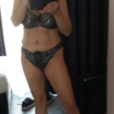 Rosa privat hingebungsvolle MILF, Escort, Berlin