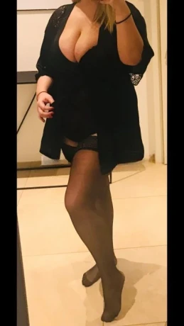 Christine — 4 / 10