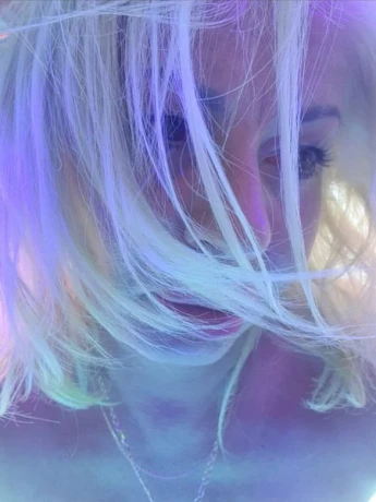 Julia Milf — 7 / 8