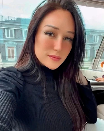 Alessandra — 4 / 12